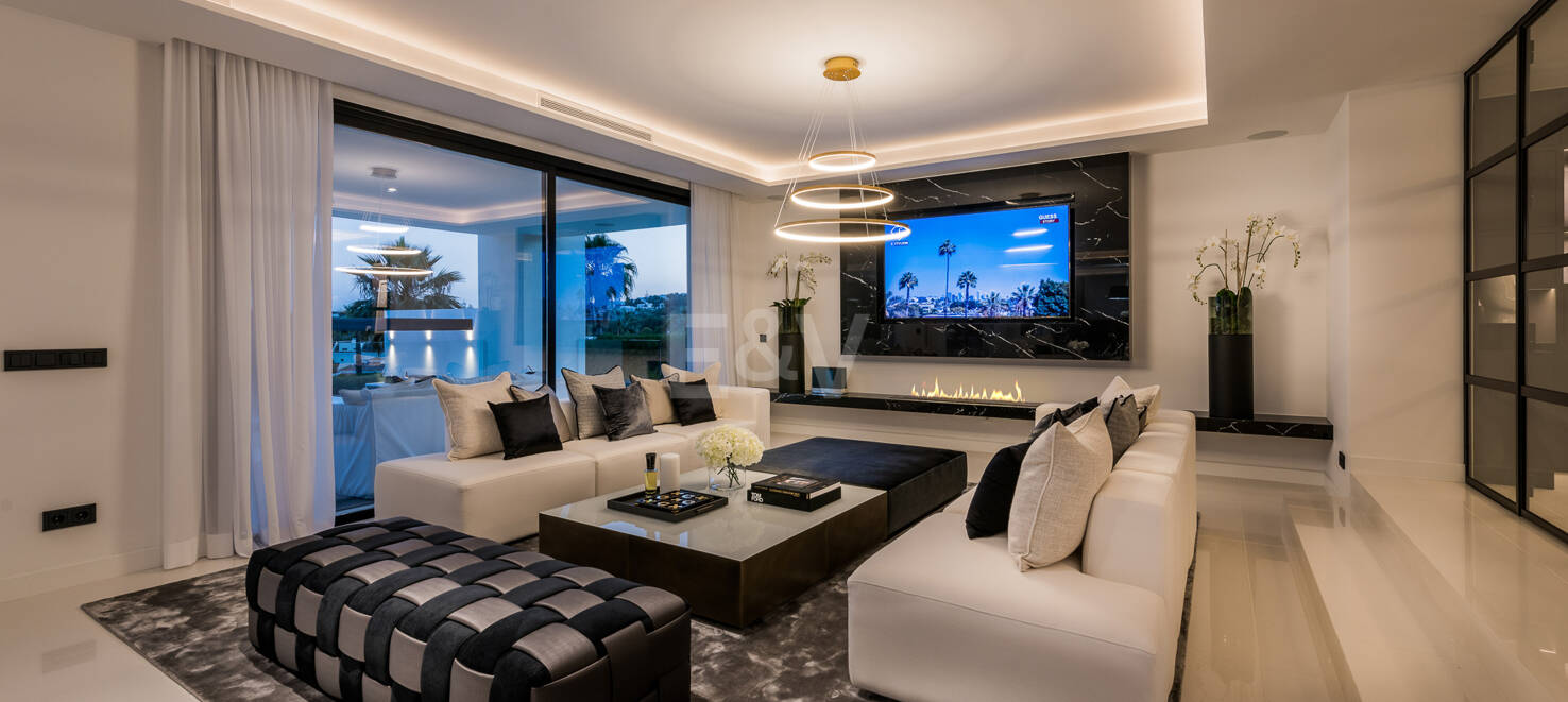 Außergewöhnliche Villa in Los Naranjos Golf mit Blick auf den Golfplatz