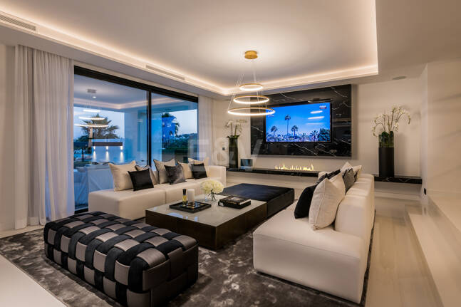 Exceptional villa with breathtaking views across golf course and Meditteranean Sea