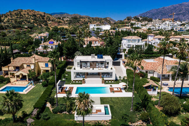 Exceptional villa with breathtaking views across golf course and Meditteranean Sea
