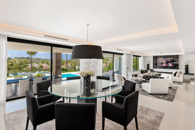 Exceptional villa with breathtaking views across golf course and Meditteranean Sea