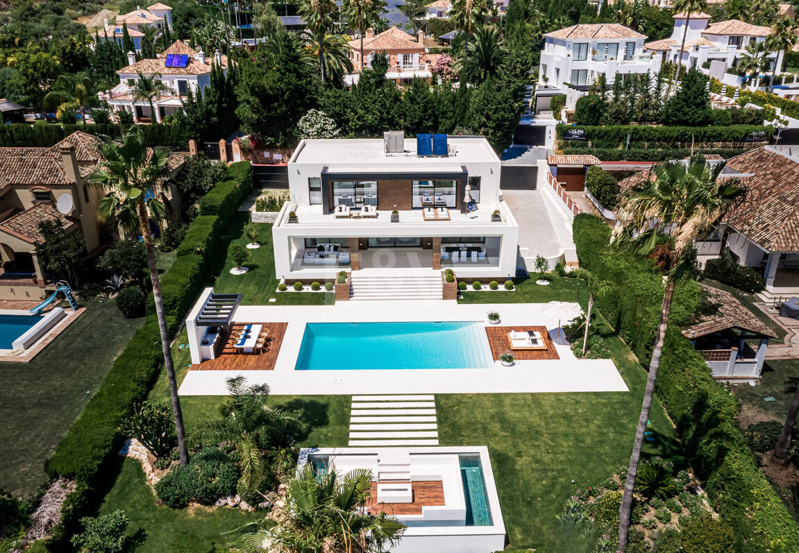 Exceptional villa with breathtaking views across golf course and Meditteranean Sea