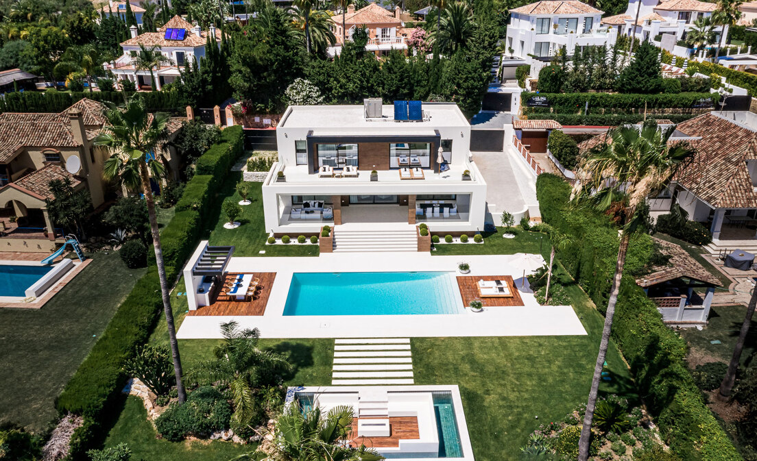 Exceptional villa with breathtaking views across golf course and Meditteranean Sea