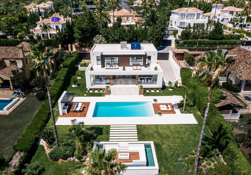 Exceptional villa with breathtaking views across golf course and Meditteranean Sea