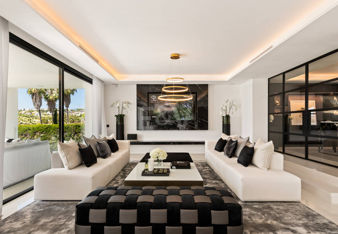 Exceptional villa with breathtaking views across golf course and Meditteranean Sea