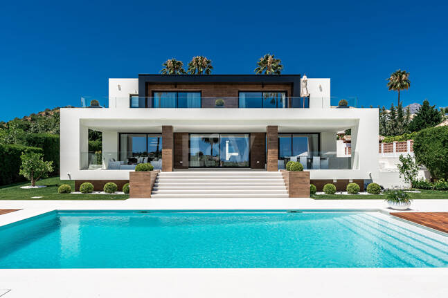Exceptional villa with breathtaking views across golf course and Meditteranean Sea