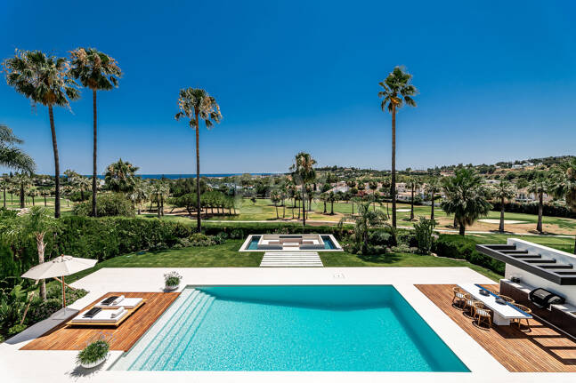 Exceptional villa with breathtaking views across golf course and Meditteranean Sea