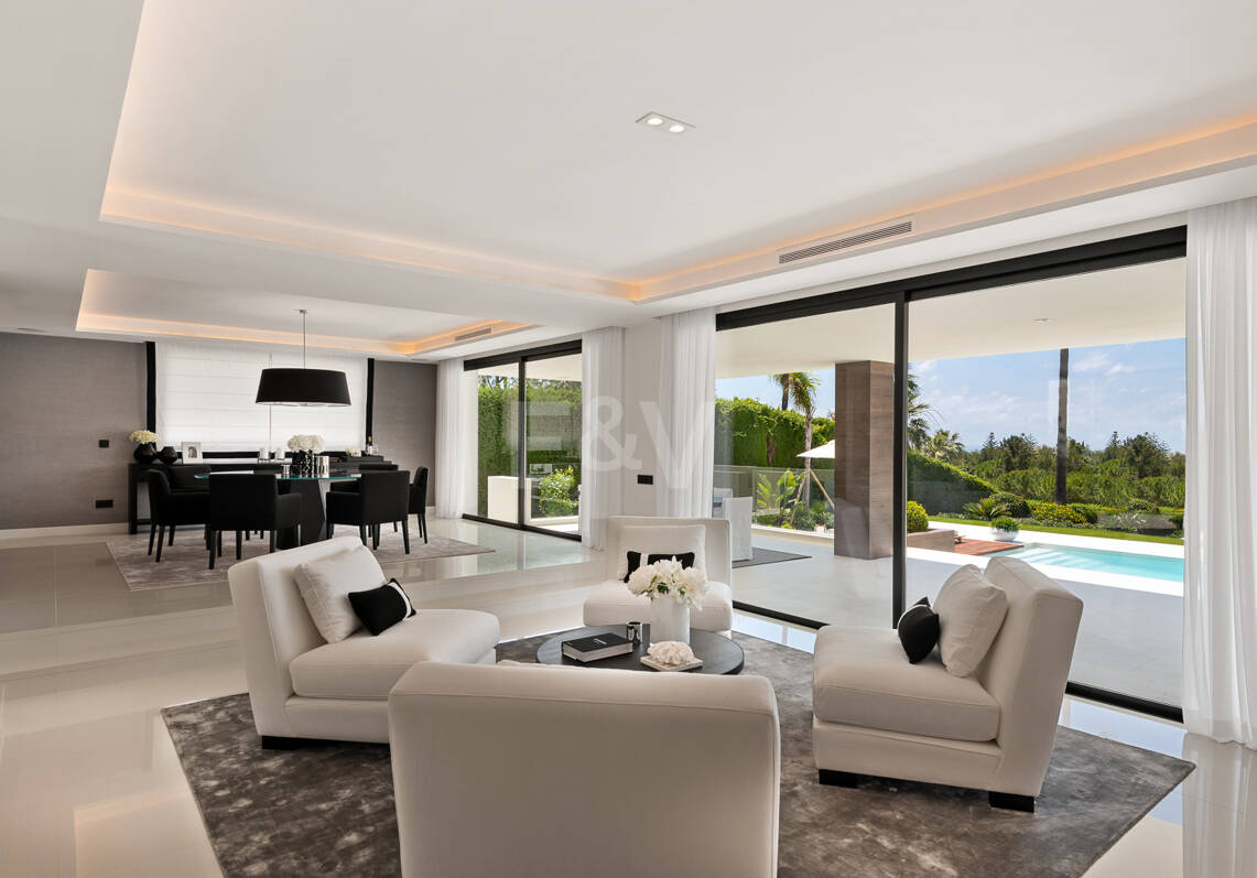 Exceptional villa in Los Naranjos Golf with breathtaking views across golf course and Meditteranean Sea