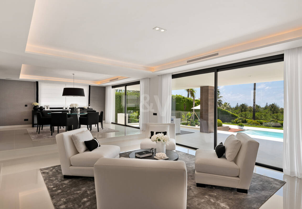 Exceptional villa with breathtaking views across golf course and Meditteranean Sea