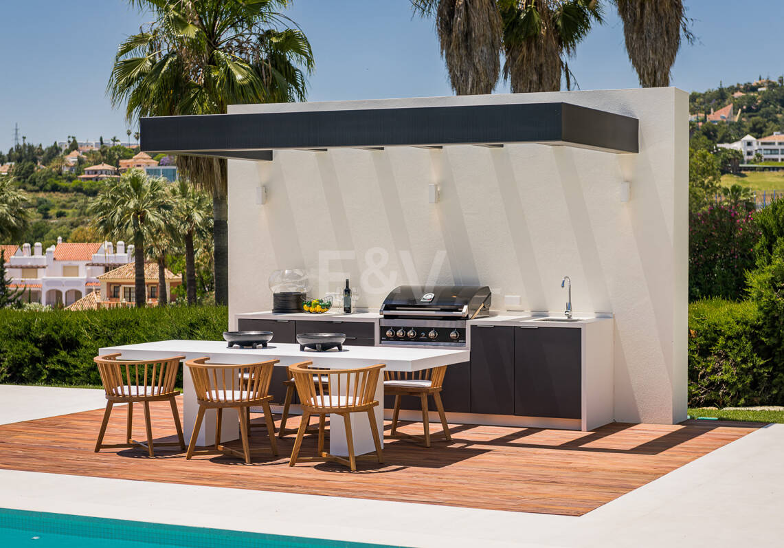 Exceptional villa in Los Naranjos Golf with breathtaking views across golf course and Meditteranean Sea