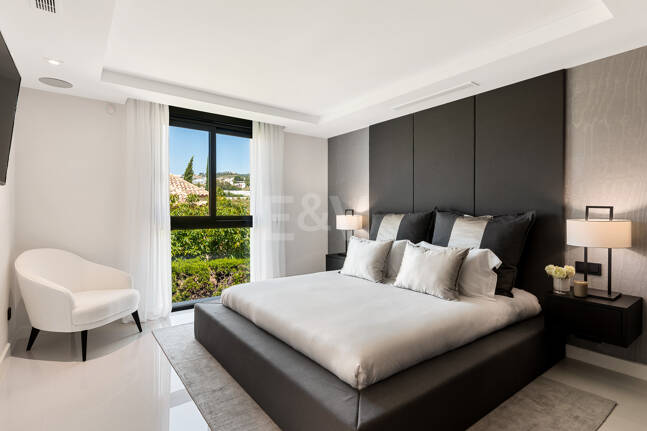 Exceptional villa with breathtaking views across golf course and Meditteranean Sea