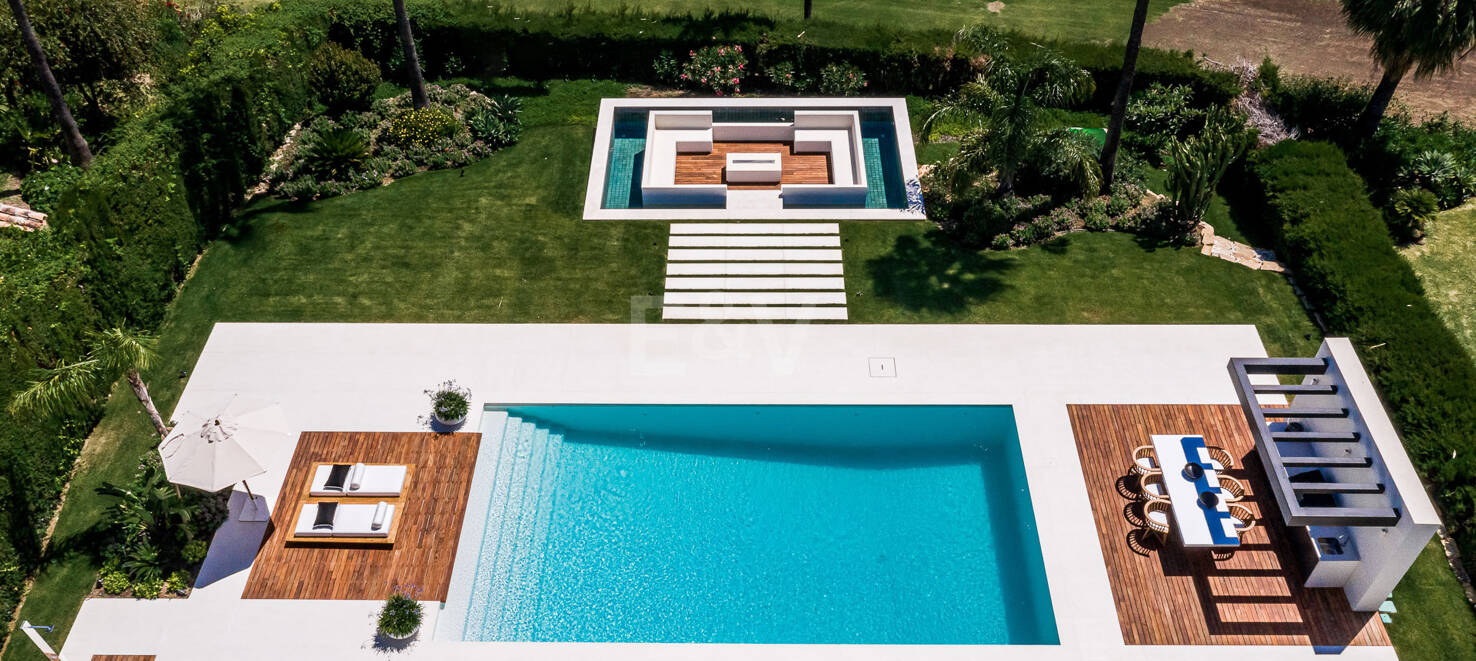 Außergewöhnliche Villa in Los Naranjos Golf mit Blick auf den Golfplatz