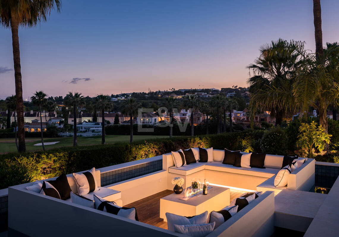 Exceptional villa in Los Naranjos Golf with breathtaking views across golf course and Meditteranean Sea