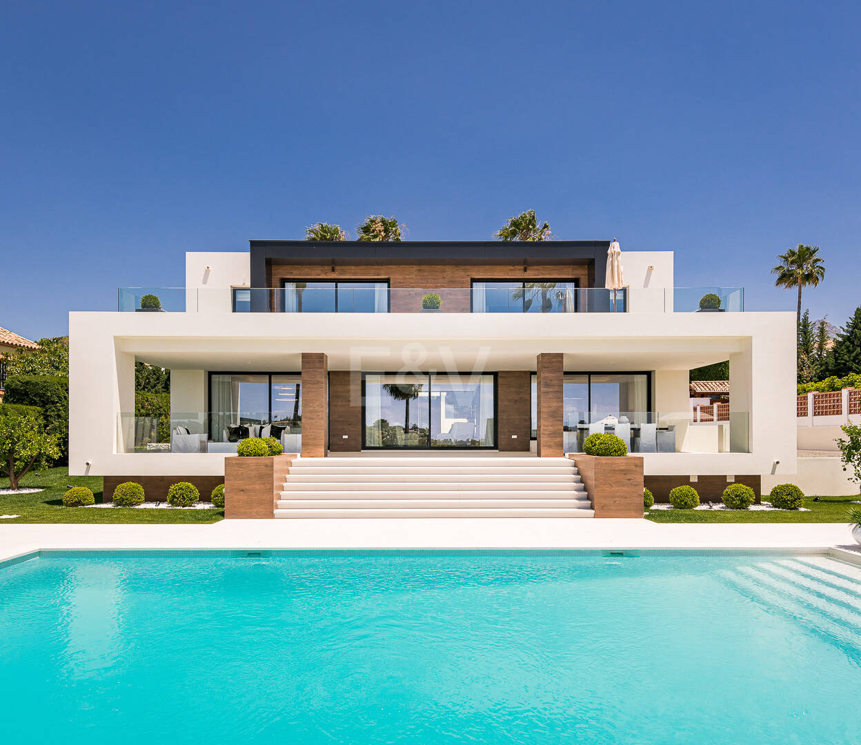 Exceptional villa with breathtaking views across golf course and Meditteranean Sea