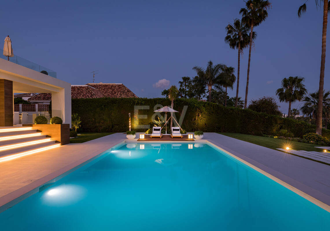 Exceptional villa in Los Naranjos Golf with breathtaking views across golf course and Meditteranean Sea
