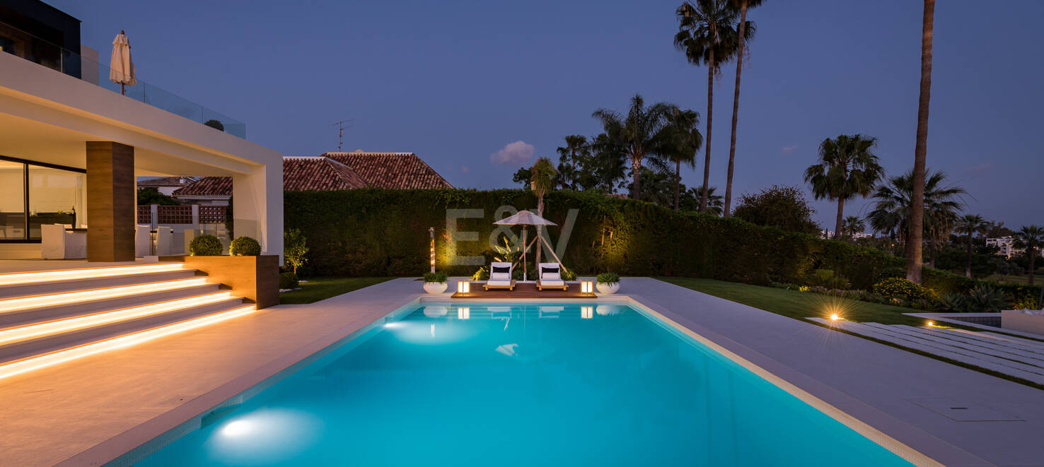 Außergewöhnliche Villa in Los Naranjos Golf mit Blick auf den Golfplatz