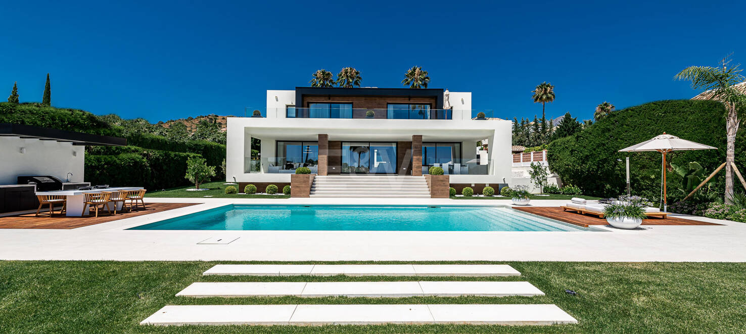Außergewöhnliche Villa in Los Naranjos Golf mit Blick auf den Golfplatz