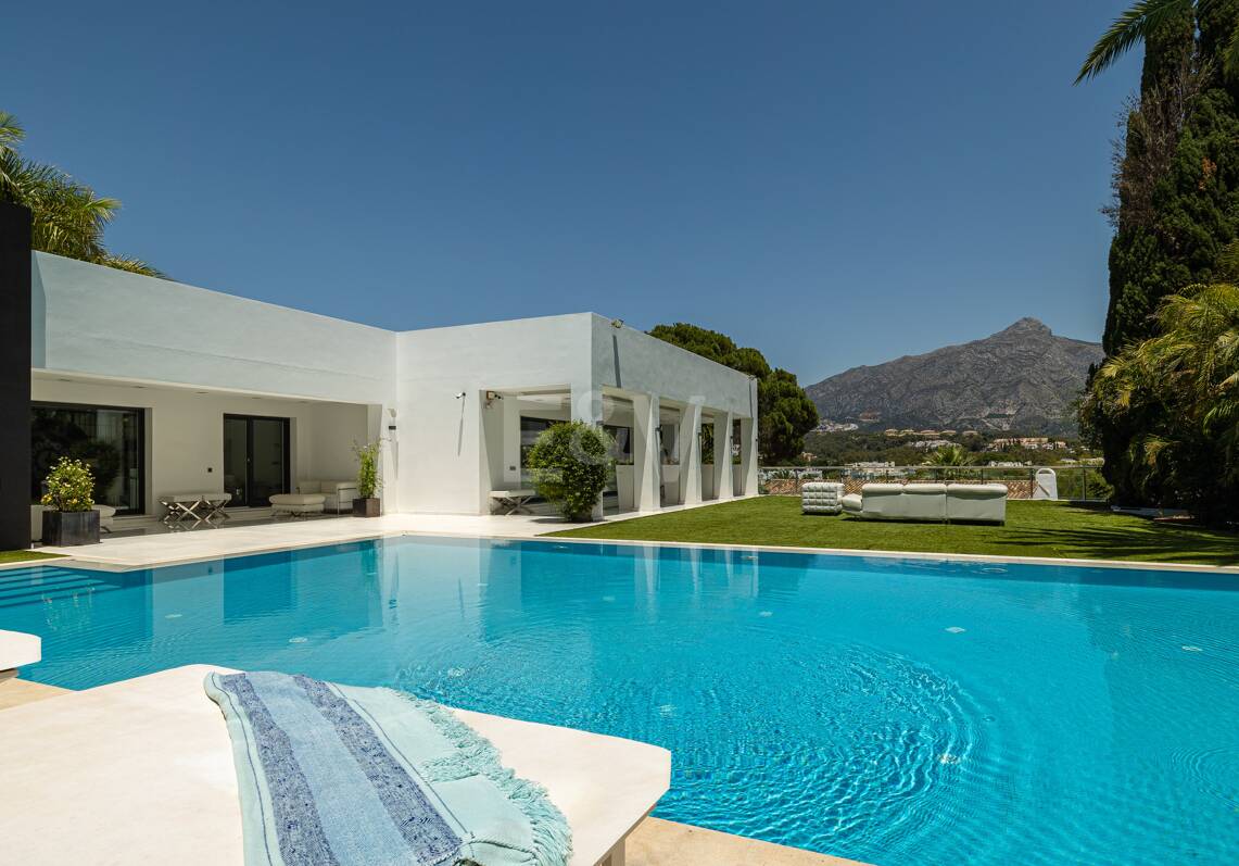 Luxurious Villa in Nueva Andalucia in a prime location