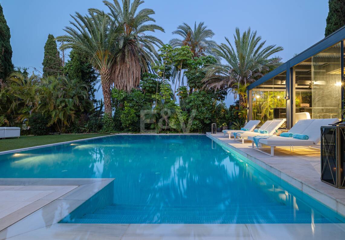 Luxurious Villa in Nueva Andalucia in a prime location
