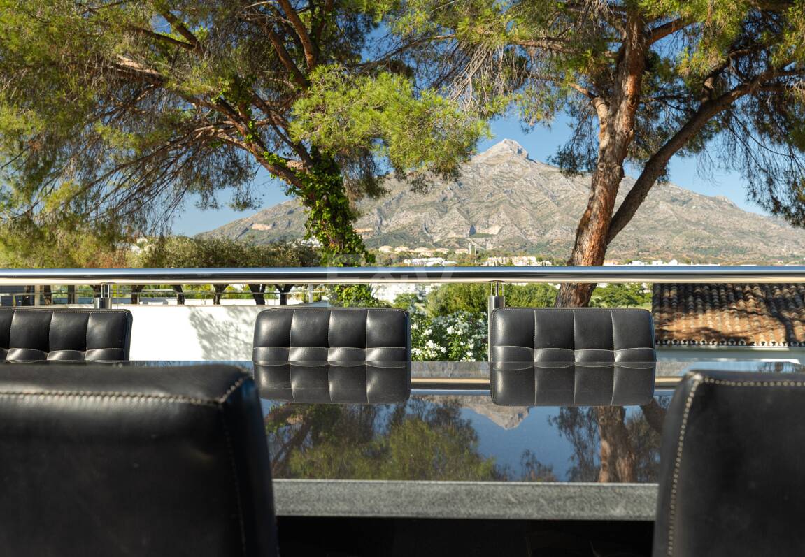 Villa de lujo en Nueva Andalucía en ubicación privilegiada