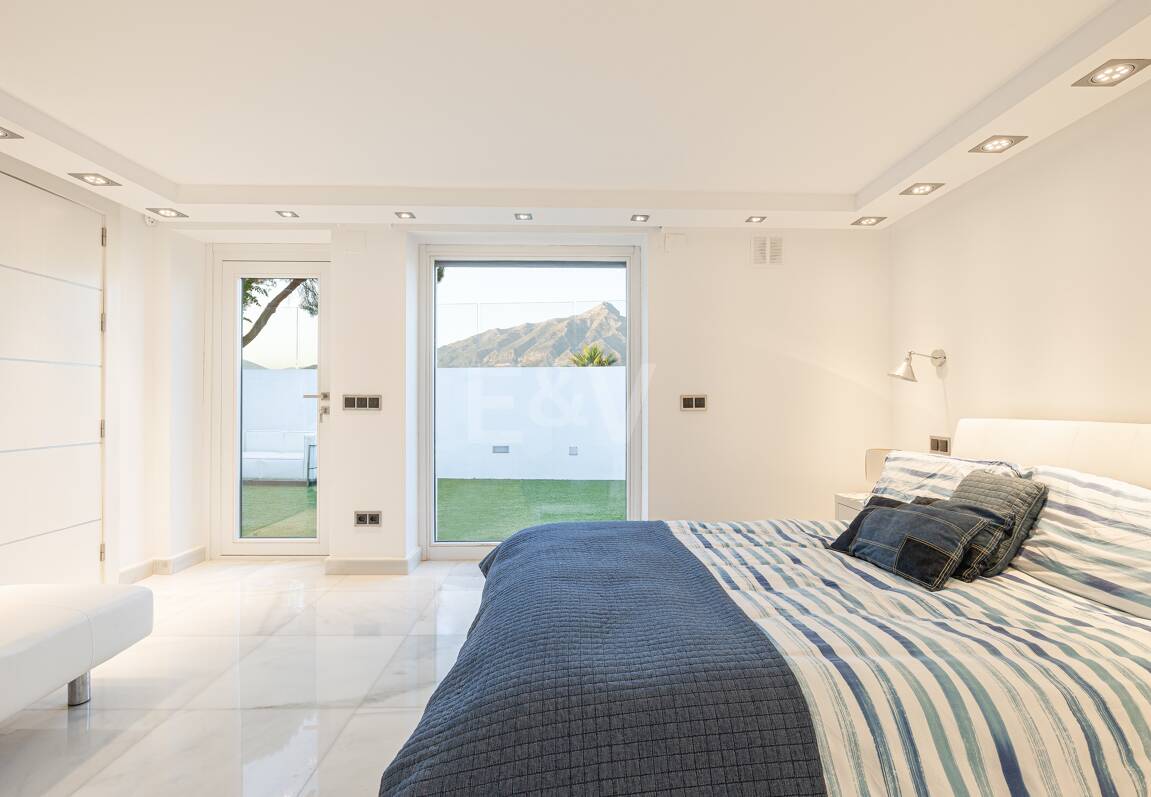 Villa de lujo en Nueva Andalucía en ubicación privilegiada