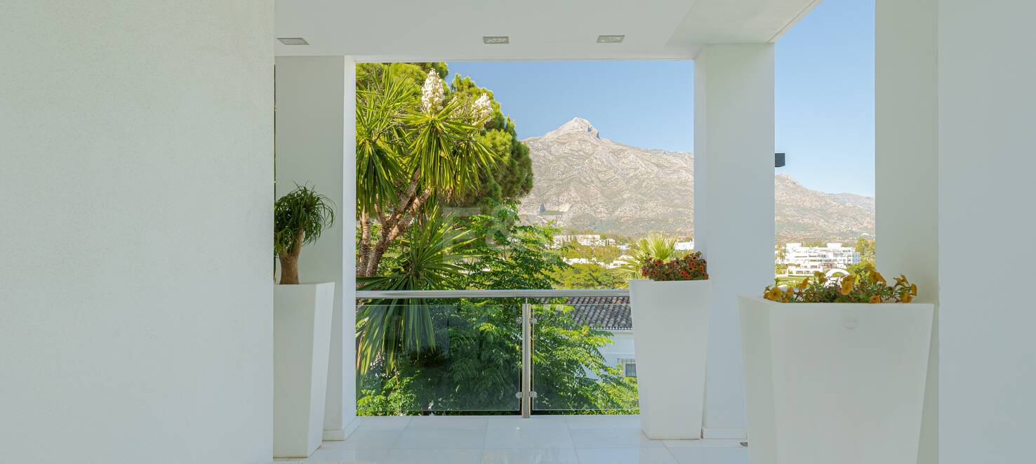 Villa de lujo en Nueva Andalucía en ubicación privilegiada