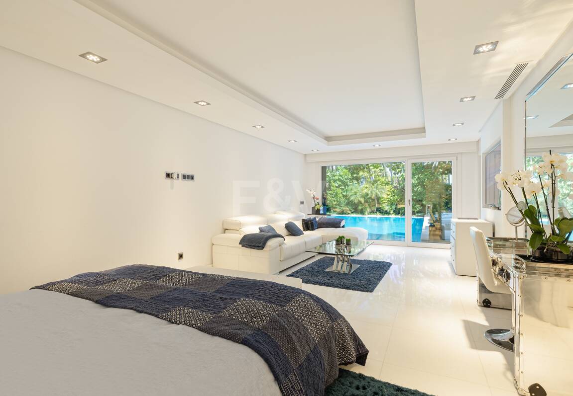 Villa de lujo en Nueva Andalucía en ubicación privilegiada