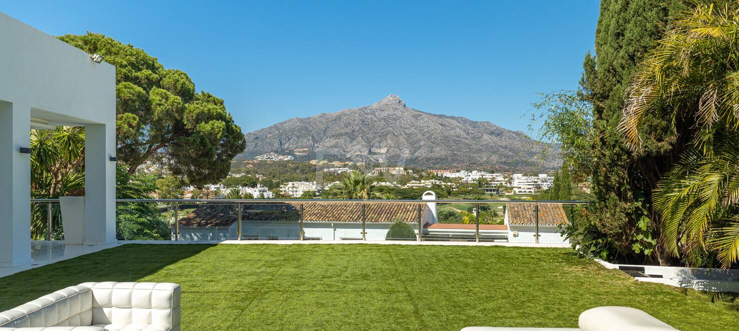 Villa de lujo en Nueva Andalucía en ubicación privilegiada