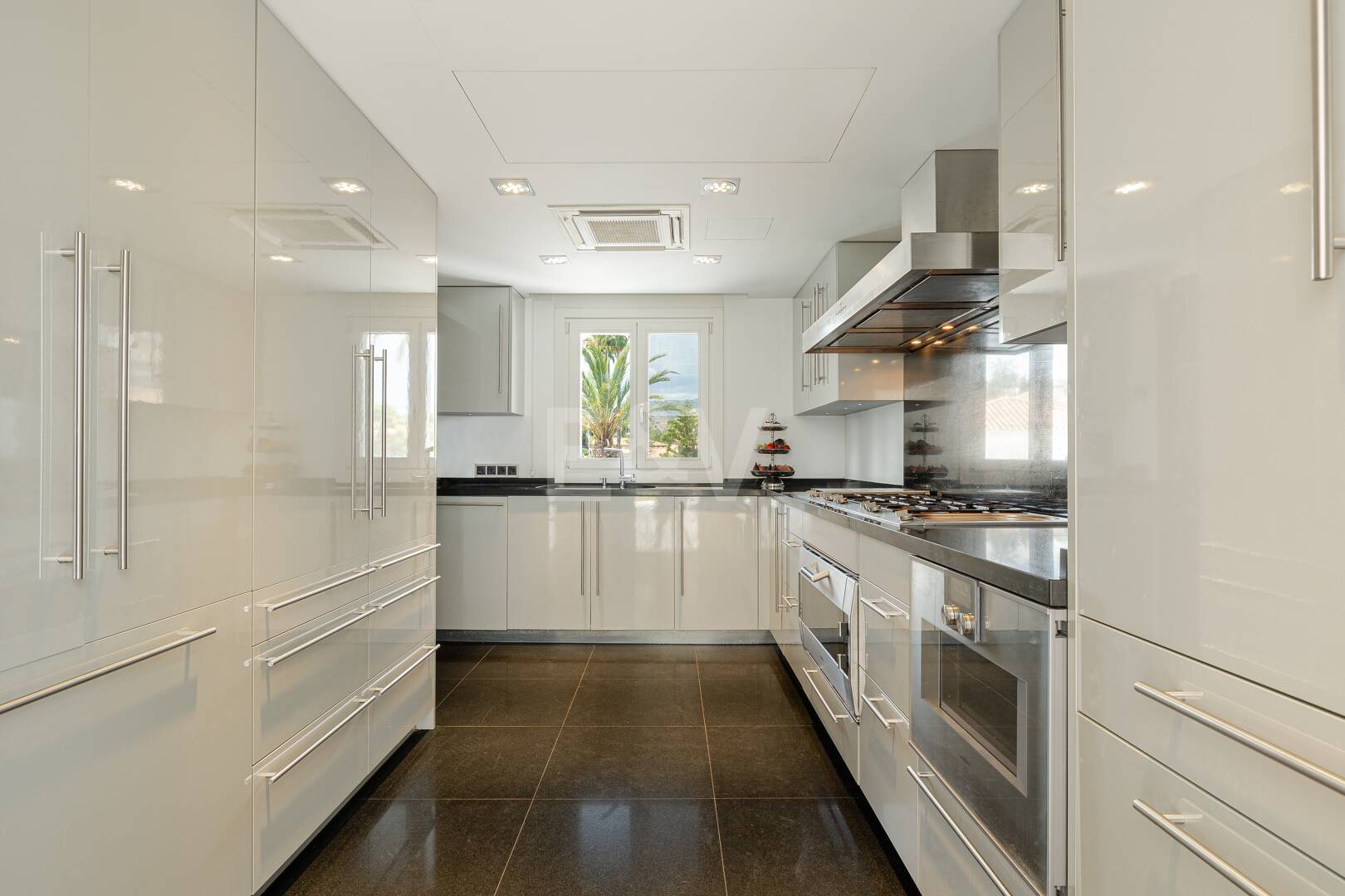 Luxurious Villa in Nueva Andalucia in a prime location