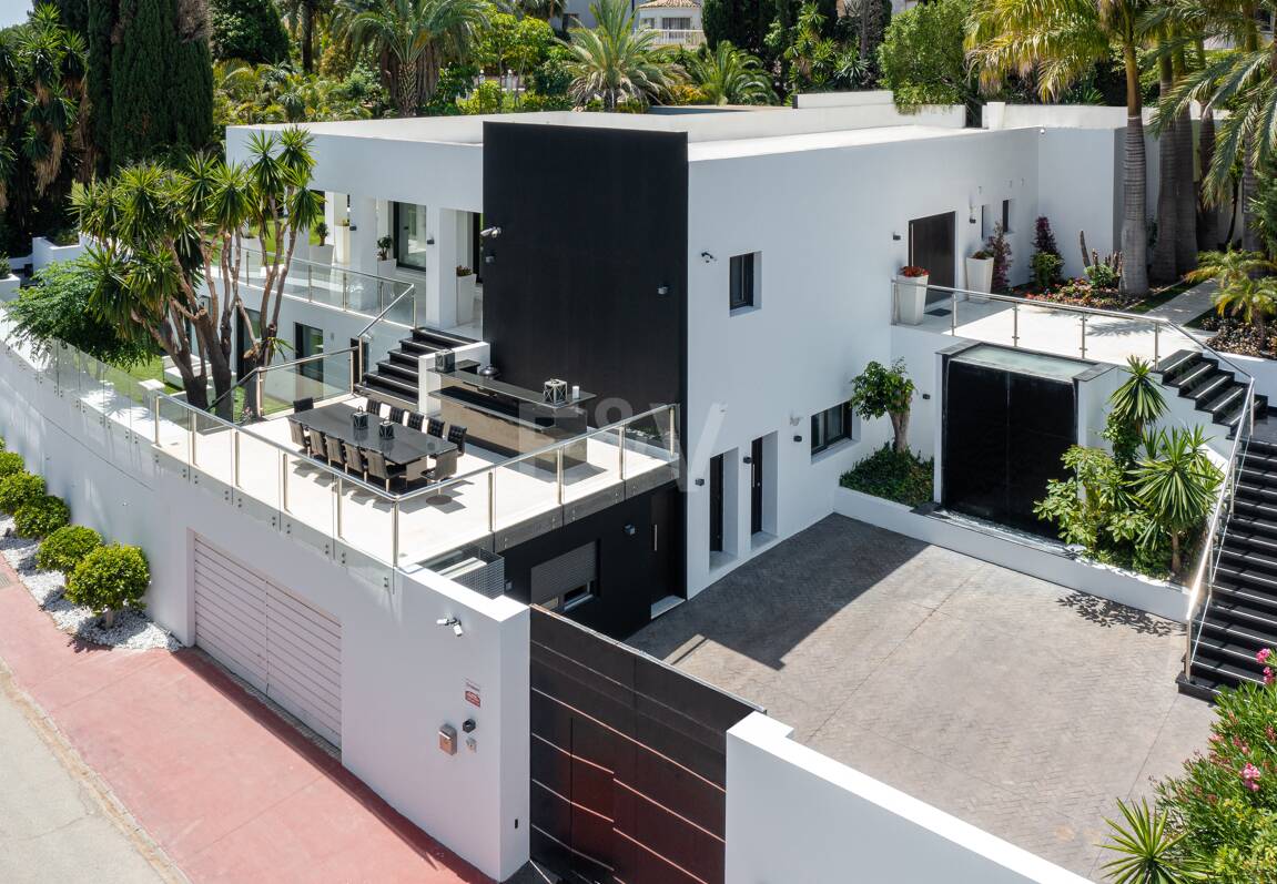 Villa de lujo en Nueva Andalucía en ubicación privilegiada