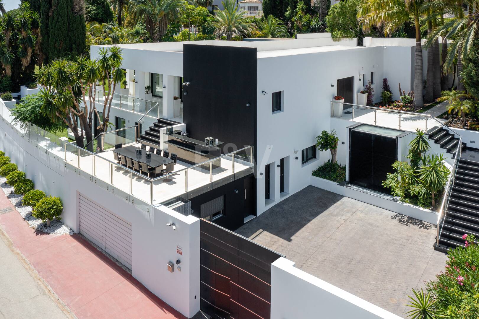 Villa de lujo en Nueva Andalucía en ubicación privilegiada