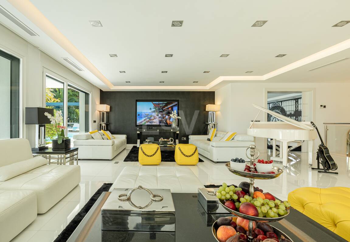 Villa de lujo en Nueva Andalucía en ubicación privilegiada