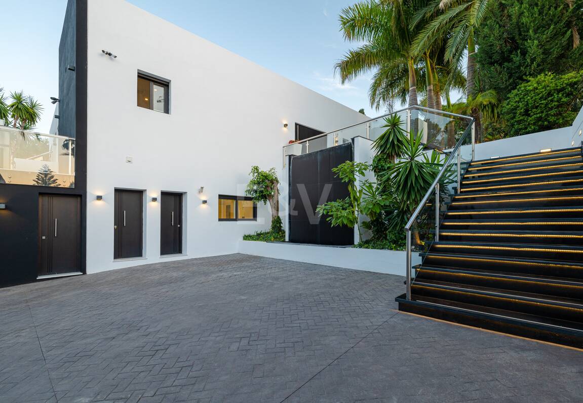 Villa de lujo en Nueva Andalucía en ubicación privilegiada