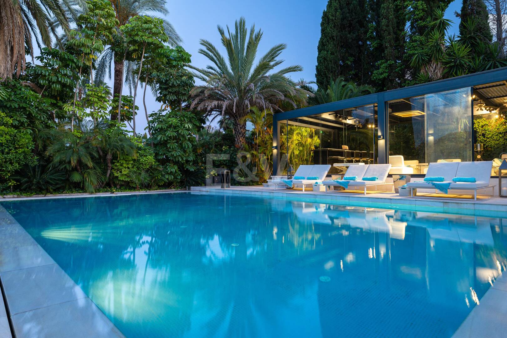 Luxurious Villa in Nueva Andalucia in a prime location