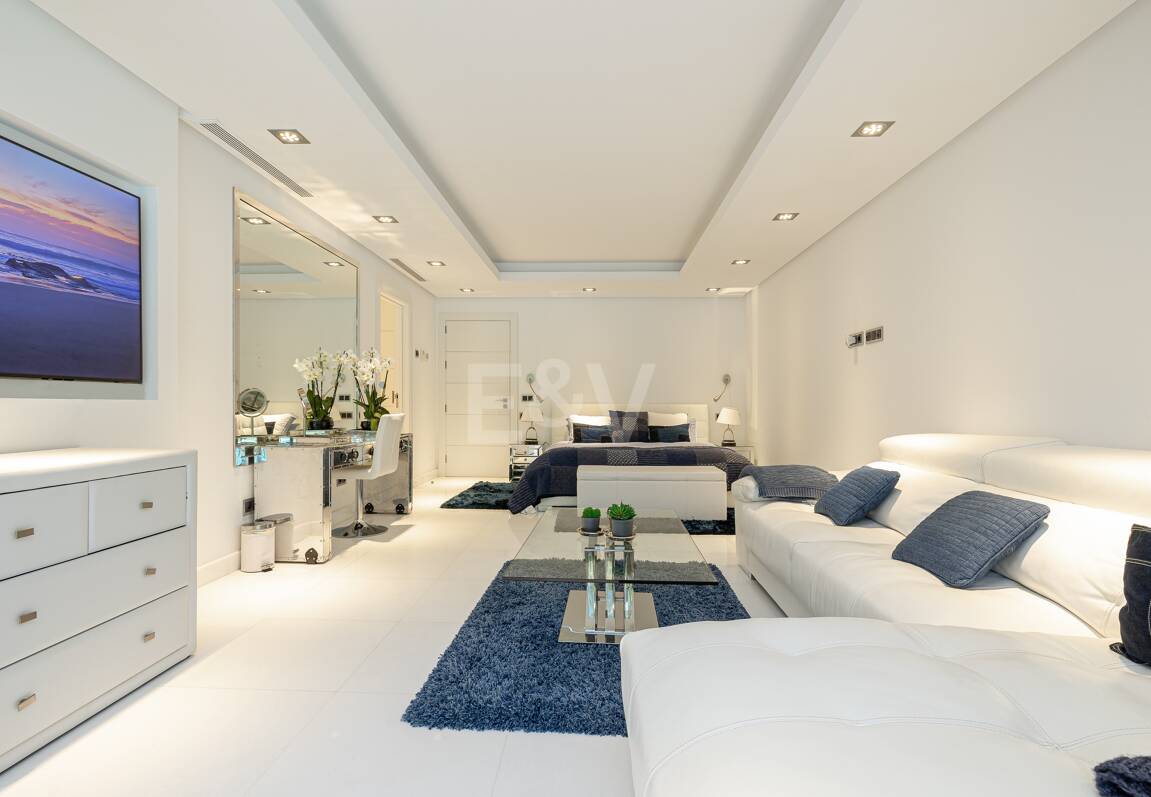 Villa de lujo en Nueva Andalucía en ubicación privilegiada