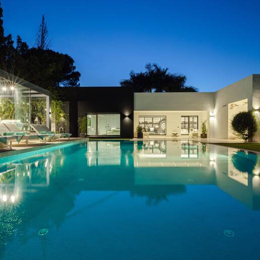 Villa de lujo en Nueva Andalucía en ubicación privilegiada