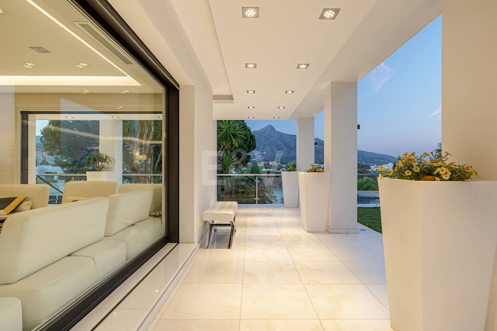 Luxurious Villa in Nueva Andalucia in a prime location