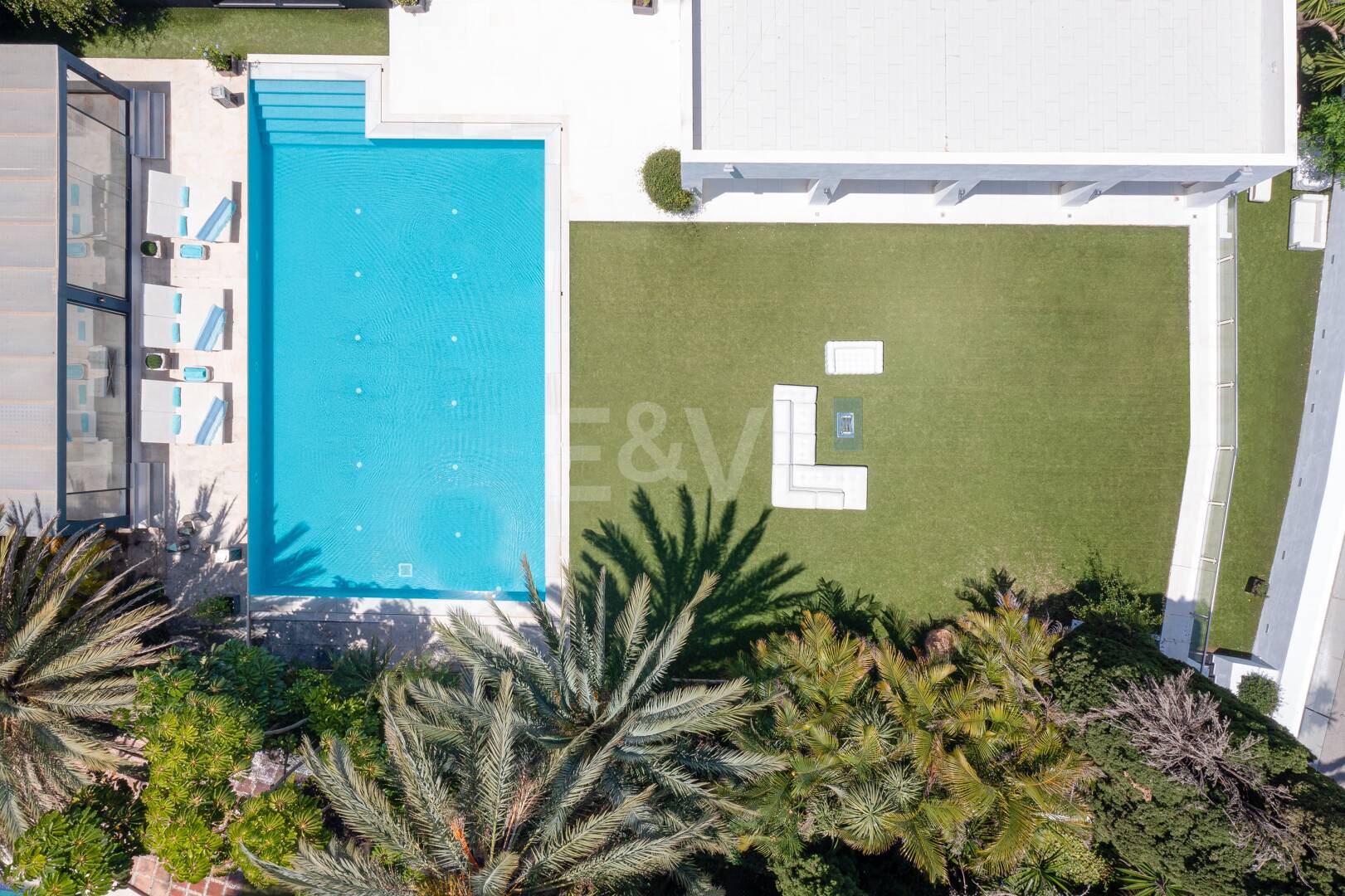 Luxurious Villa in Nueva Andalucia in a prime location