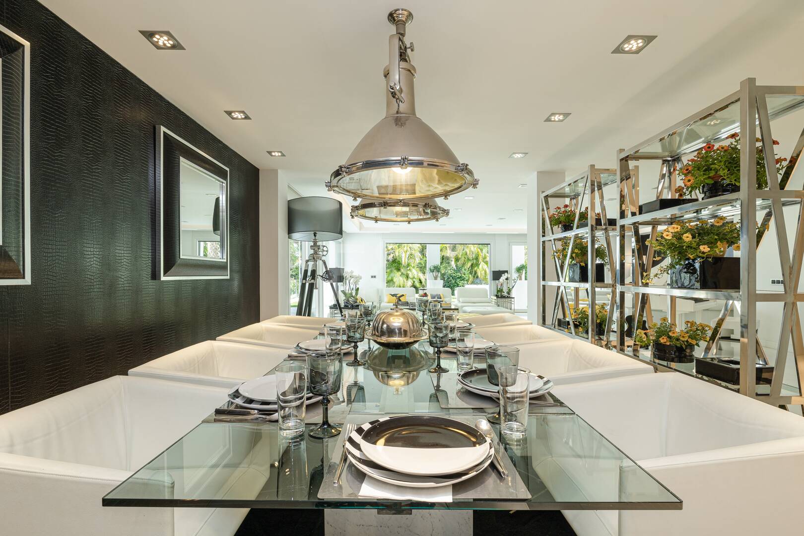 Luxurious Villa in Nueva Andalucia in a prime location