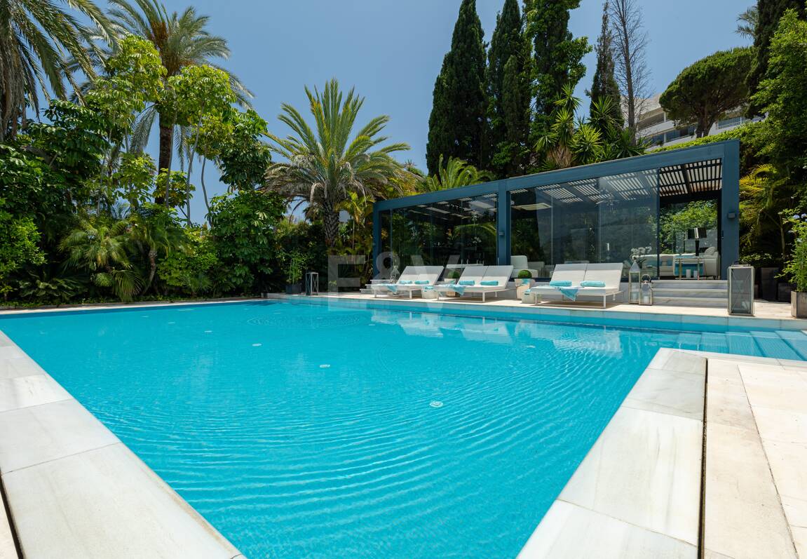 Villa de lujo en Nueva Andalucía en ubicación privilegiada