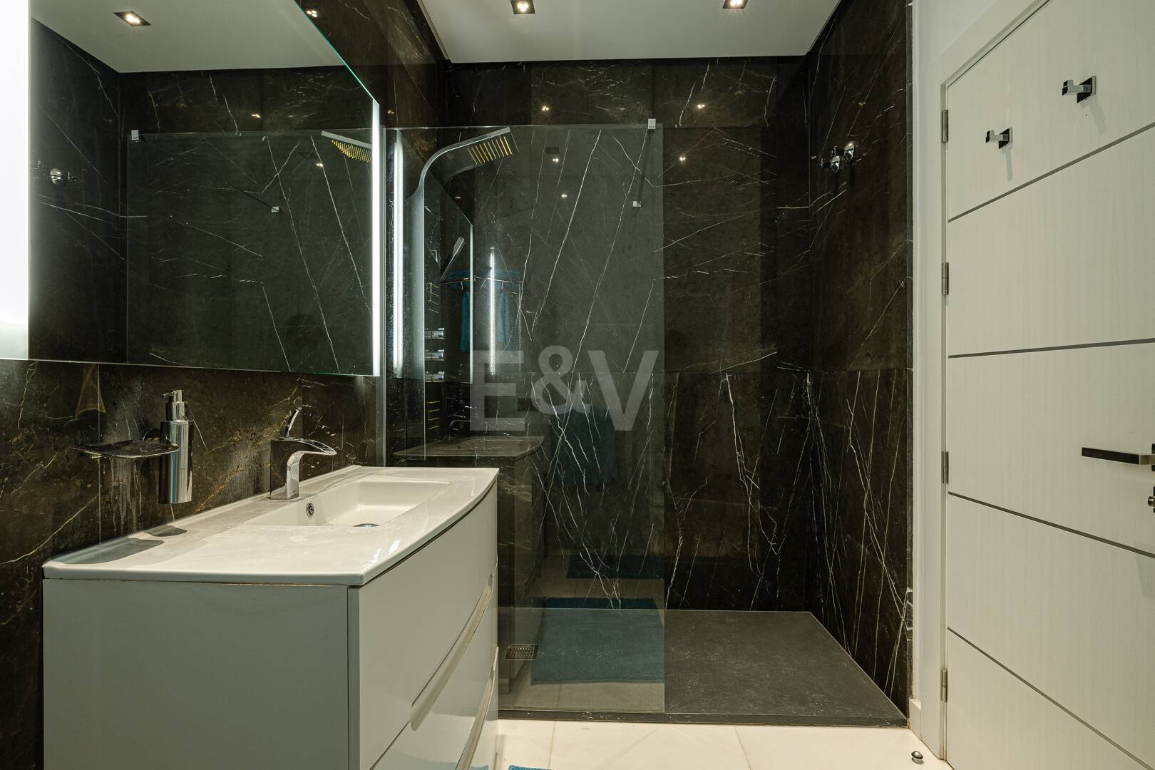 Luxurious Villa in Nueva Andalucia in a prime location