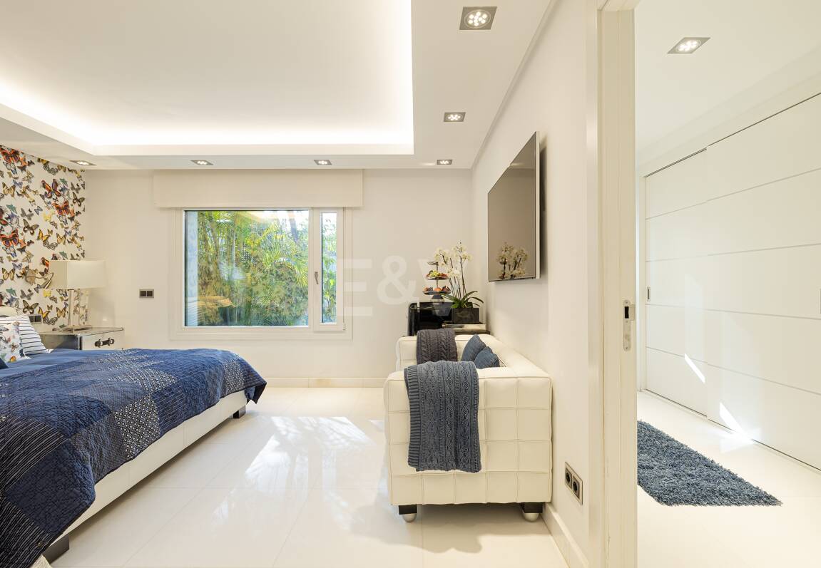 Villa de lujo en Nueva Andalucía en ubicación privilegiada