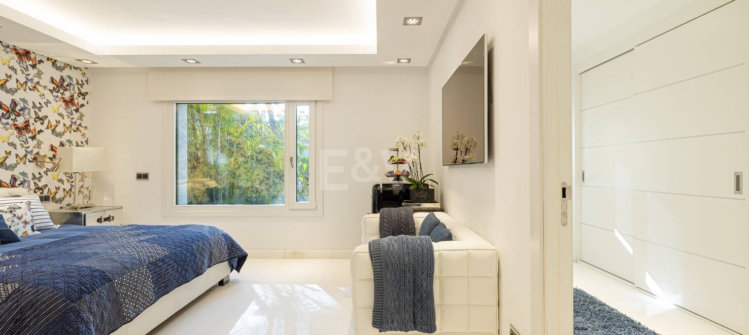 Villa de lujo en Nueva Andalucía en ubicación privilegiada