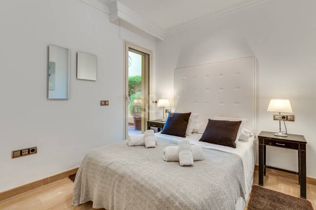 Apartamento de lujo de 3 dormitorios en Sierra Blanca, Marbella, disponible para alquiler de temporada, máximo 2 meses