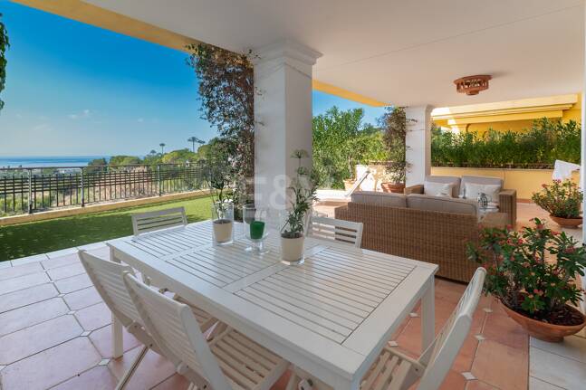 Apartamento de lujo de 3 dormitorios en Sierra Blanca, Marbella, disponible para alquiler de temporada, máximo 2 meses