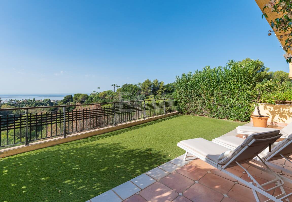 Apartamento de lujo de 3 dormitorios en Sierra Blanca, Marbella, disponible para alquiler de temporada, máximo 2 meses