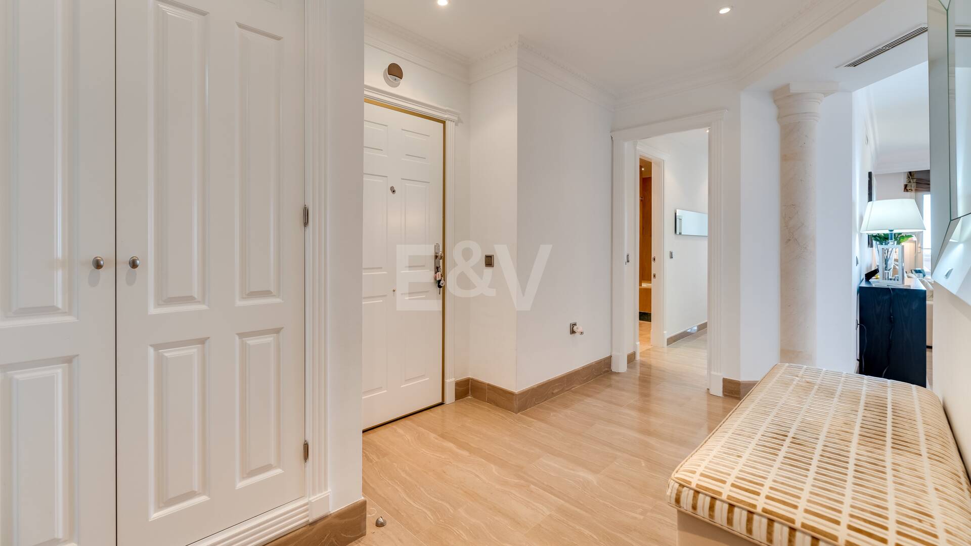 Apartamento de lujo de 3 dormitorios en Sierra Blanca, Marbella, disponible para alquiler de temporada, máximo 2 meses