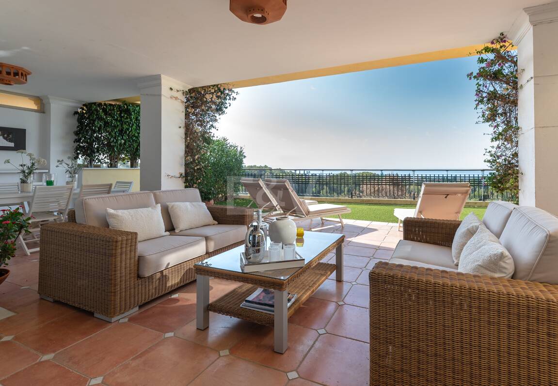 Apartamento de lujo de 3 dormitorios en Sierra Blanca, Marbella, disponible para alquiler de temporada, máximo 2 meses