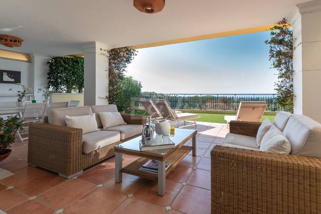 Apartamento de lujo de 3 dormitorios en Sierra Blanca, Marbella, disponible para alquiler de temporada, máximo 2 meses