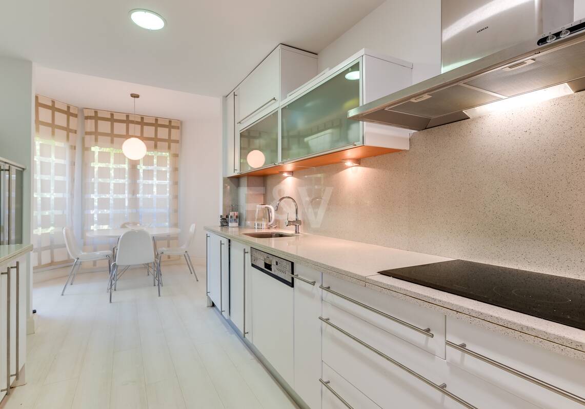 Luxurious 3-Bedroom Apartment in Sierra Blanca with unbeatable sea view, Marbella for seasonal rental by months. Available from Sept 2026