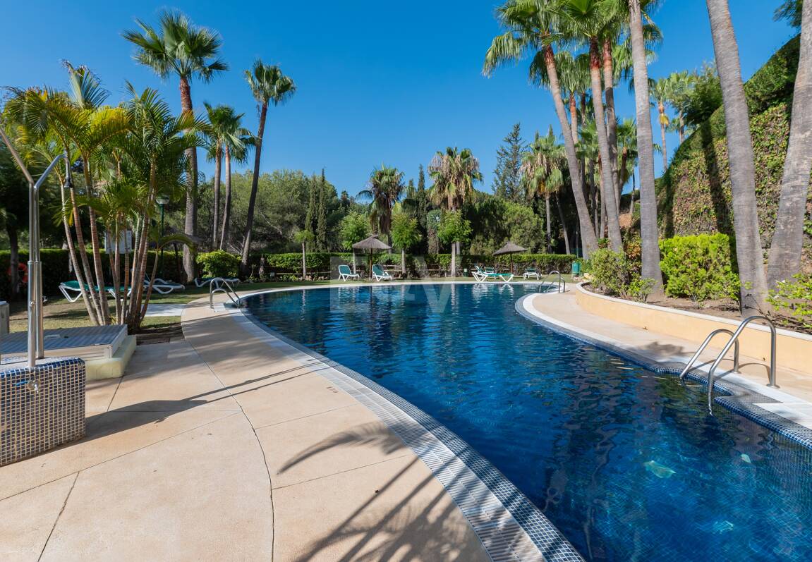 Apartamento de lujo de 3 dormitorios en Sierra Blanca, Marbella, disponible para alquiler de temporada, máximo 2 meses